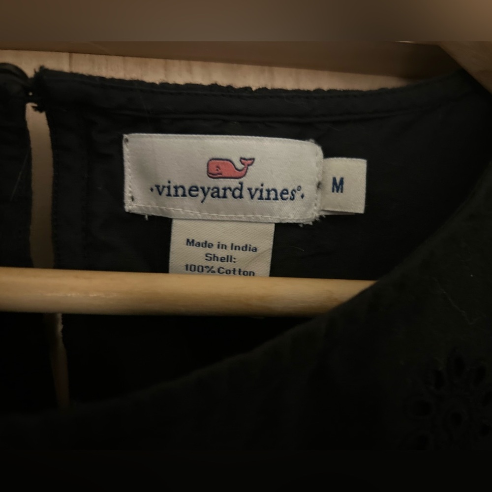 Vineyard Vines women’s 100% cotton Sleeveless Black Eyelet Ruffle Floral Top, M - Picture 2 of 6